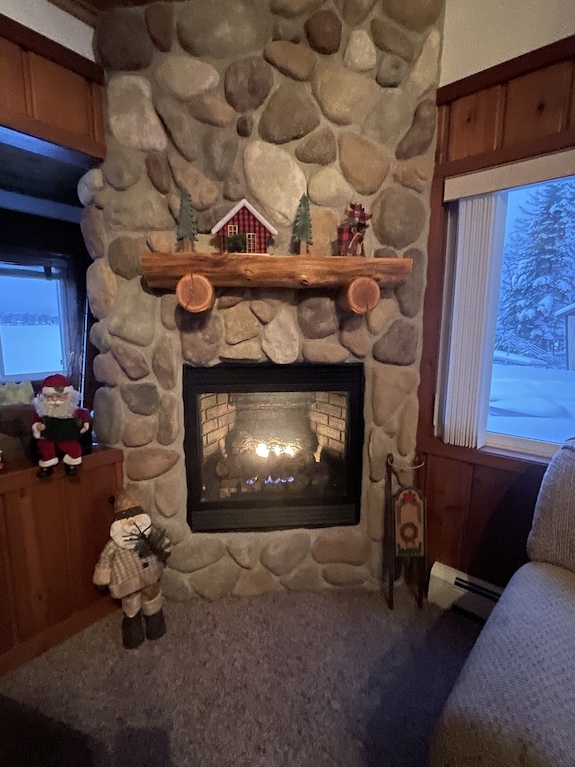 New Listing! The Looney Bin Four Season Cozy Lakefront Cabin On Nelson Lake - Hayward, WI