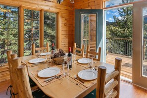Dining - LOG CABIN w/Mtn View, Hot Tub, & Fireplace! (Divide)