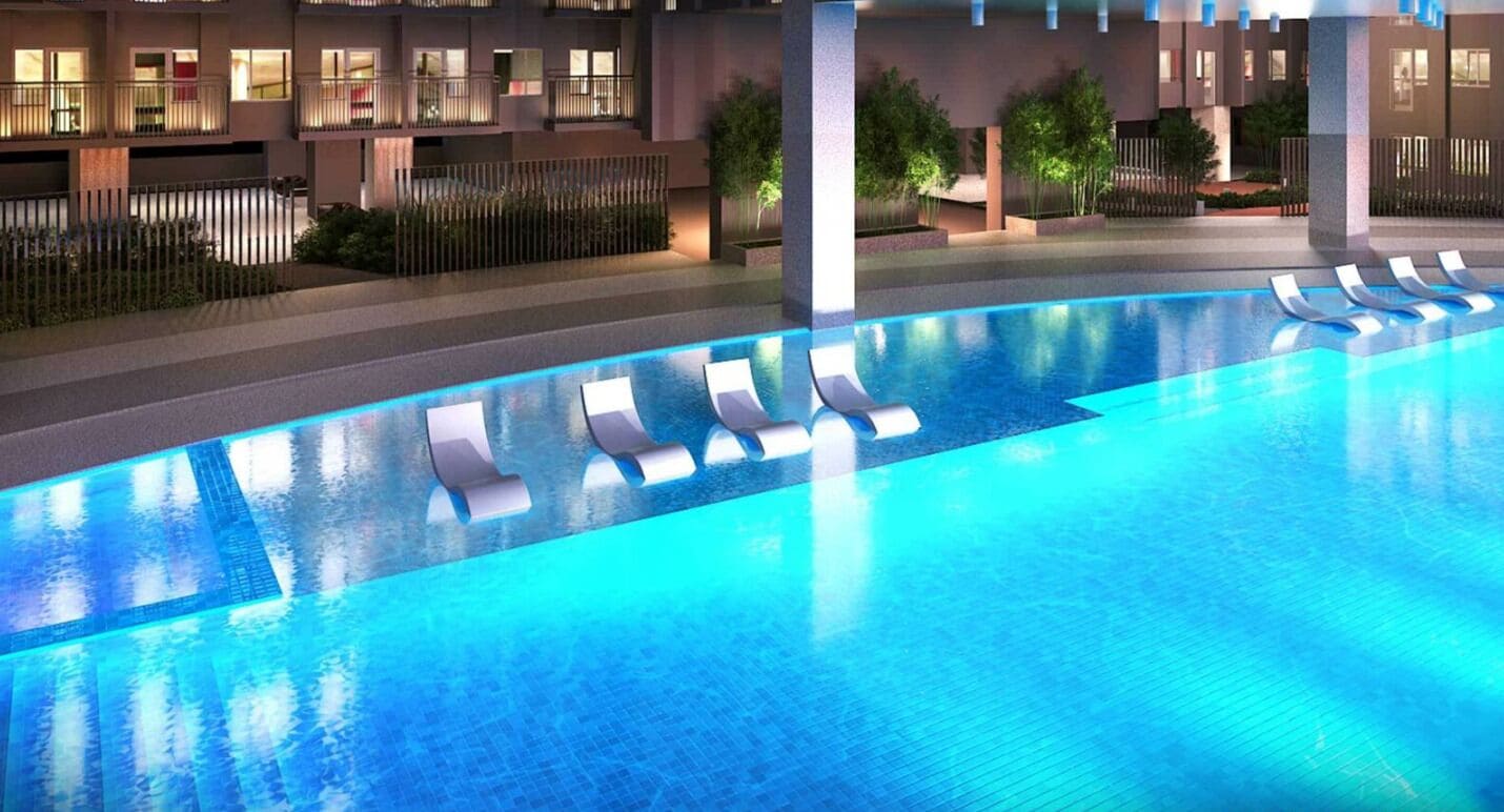 Alberca al aire libre y alberca climatizada