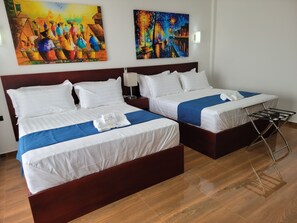 Matelas mémoire de forme, bureau, fer et planche à repasser
