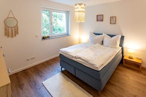 2 Schlafzimmer, Reisekinderbett, kostenloses WLAN, Bettwäsche