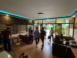 Living area - Bahay Ni Ate Bed and Breakfast (Puerto Princesa)