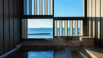 Economy Twin Room, Balcony, Ocean View (Retro Modern) | Bathroom | Slippers, towels, soap, shampoo