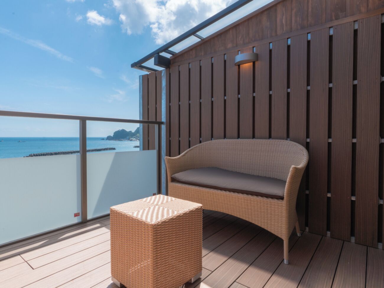 Deluxe Twin Room, Balcony, Ocean View (Retro Modern, Corner room) | Balcony