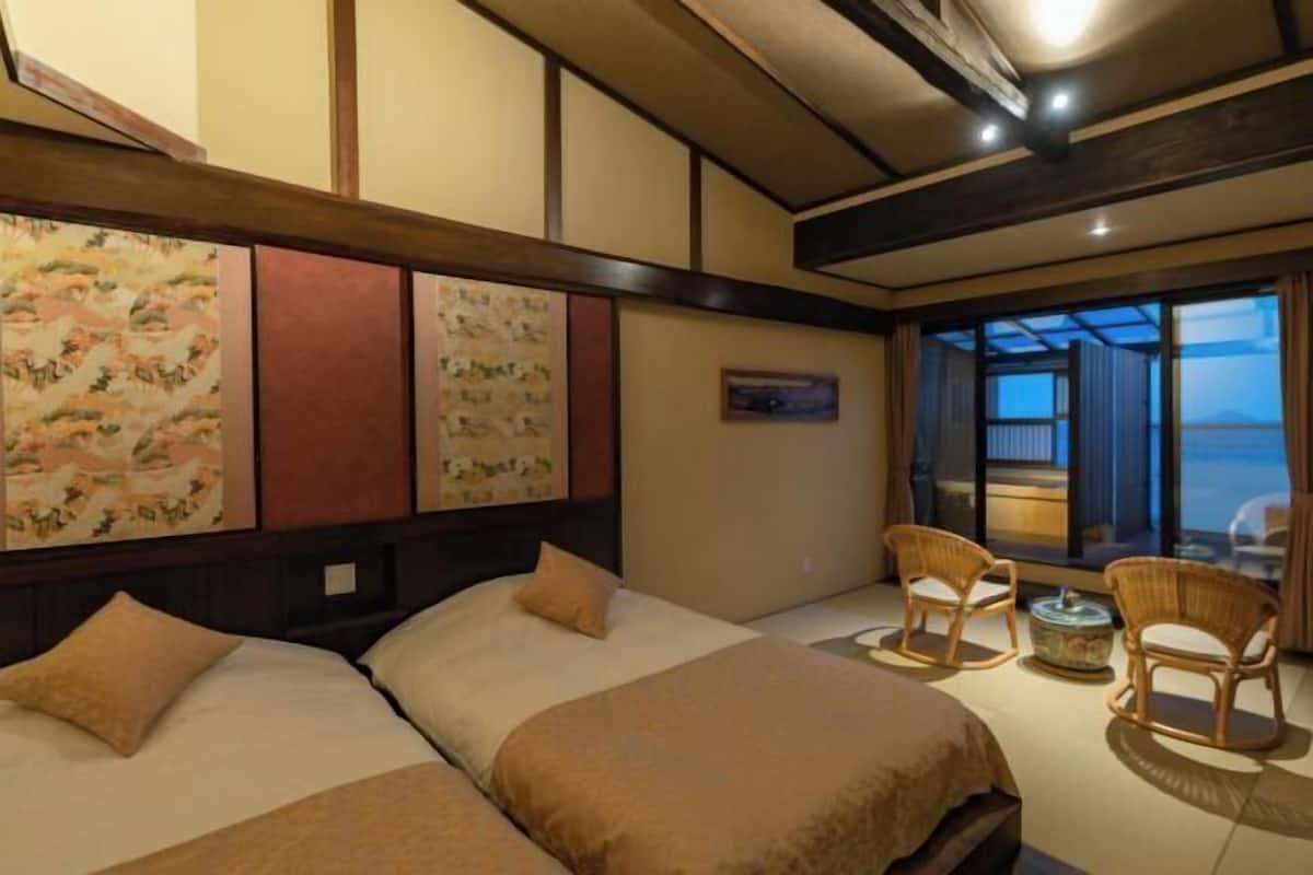 Premium bedding, down duvets, in-room safe, free WiFi