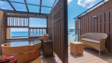 Deluxe Twin Room, Balcony, Ocean View (Retro Modern, Corner room) | Balcony