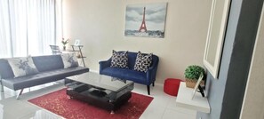 43-inch Smart TV with satellite channels, TV