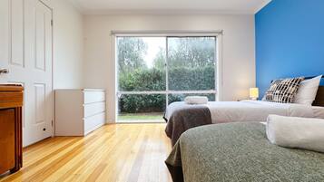 4 bedrooms, desk, iron/ironing board, travel crib