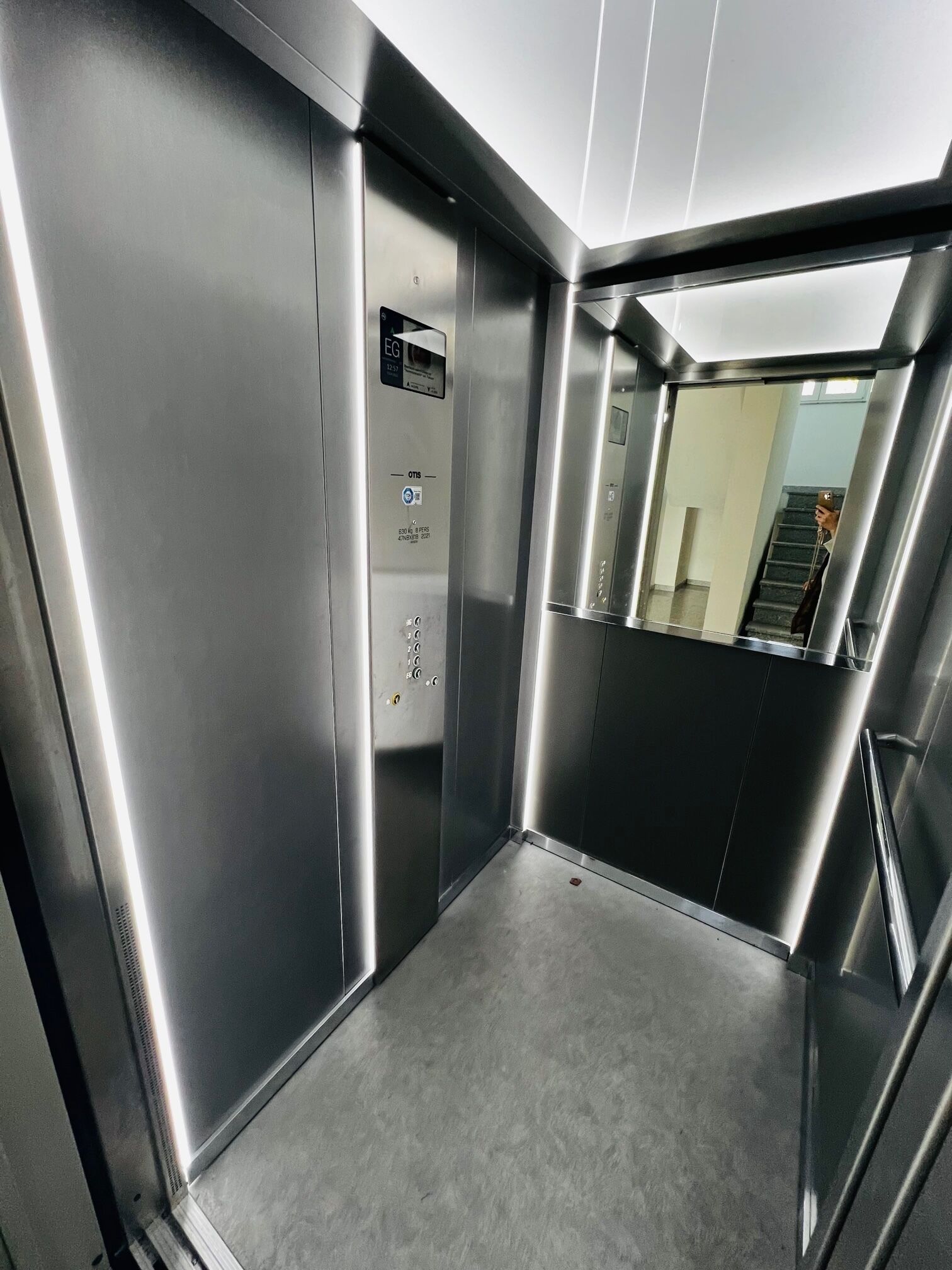 المنشأة من الداخل