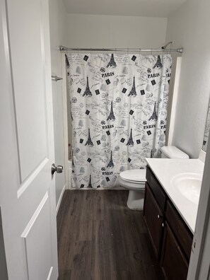 Shower - Super Bowl just 5 minutes away !!!  (Peoria)
