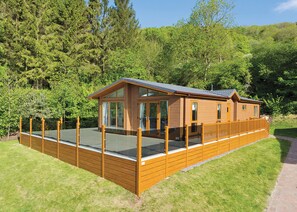 Exterior - Ashton Elegance Premier (Cheddar)