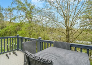Outdoor dining - 2 bedroom accommodation in Bewaldeth, Keswick (Bewaldeth, Keswick)