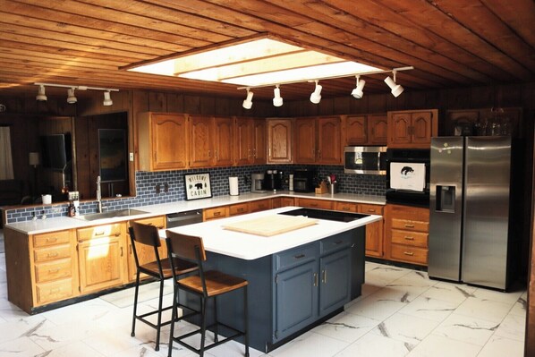 Fridge, microwave, oven, stovetop - 4B Lakefront home off M22 with access to Lake Michigan! (Onekama)