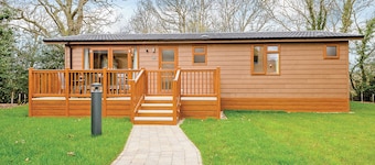 3 bedroom accommodation in Holton Heath