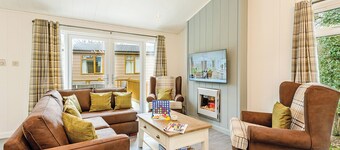 3 bedroom accommodation in Holton Heath