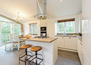 Luokittelematon kuva, 5 kautta 9, painike