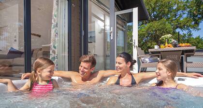 2 bedroom accommodation in Holton Heath