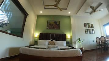 Family Studio Suite, 1 King Bed | Free WiFi