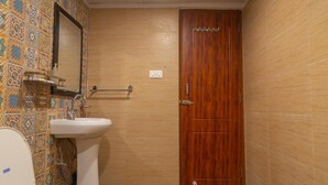 Executive Room | Bathroom - Hotel Sethi Legacy (Haridwar)