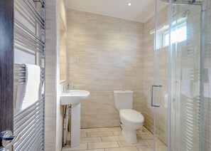 Unclassified image, 5 of 8, button - 1 bedroom accommodation in Wootton Bridge, Nr Cowes (Wootton Bridge, Nr Cowes)