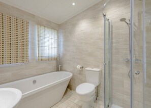 Bathroom - 1 bedroom accommodation in Wootton Bridge, Nr Cowes (Wootton Bridge, Nr Cowes)