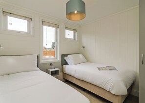 3 bedrooms - 3 bedroom accommodation in Canterbury (Canterbury)