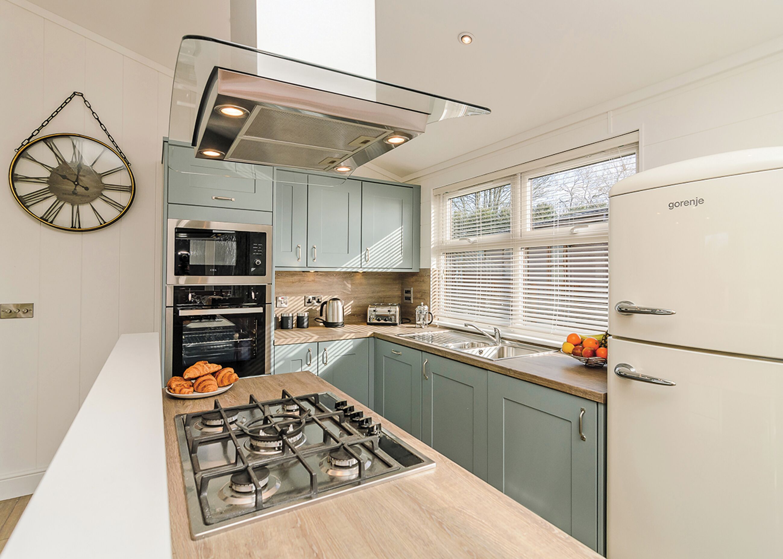 Fridge, oven, stovetop, toaster