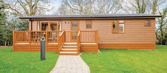 3 bedroom accommodation in Holton Heath