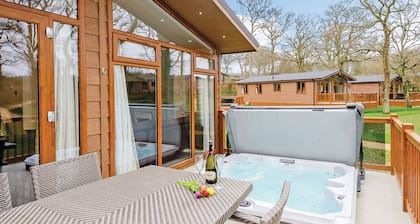 3 bedroom accommodation in Holton Heath