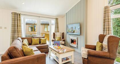 3 bedroom accommodation in Holton Heath