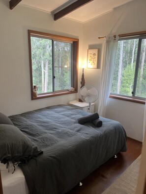 4 soverom, strykejern/-brett, wi-fi (inkludert) og sengetøy