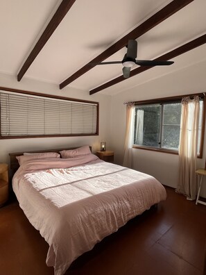 4 Schlafzimmer, Bügeleisen/Bügelbrett, kostenloses WLAN, Bettwäsche