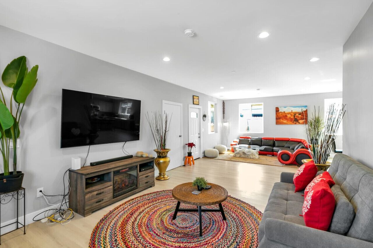 TV, fireplace, books, stereo