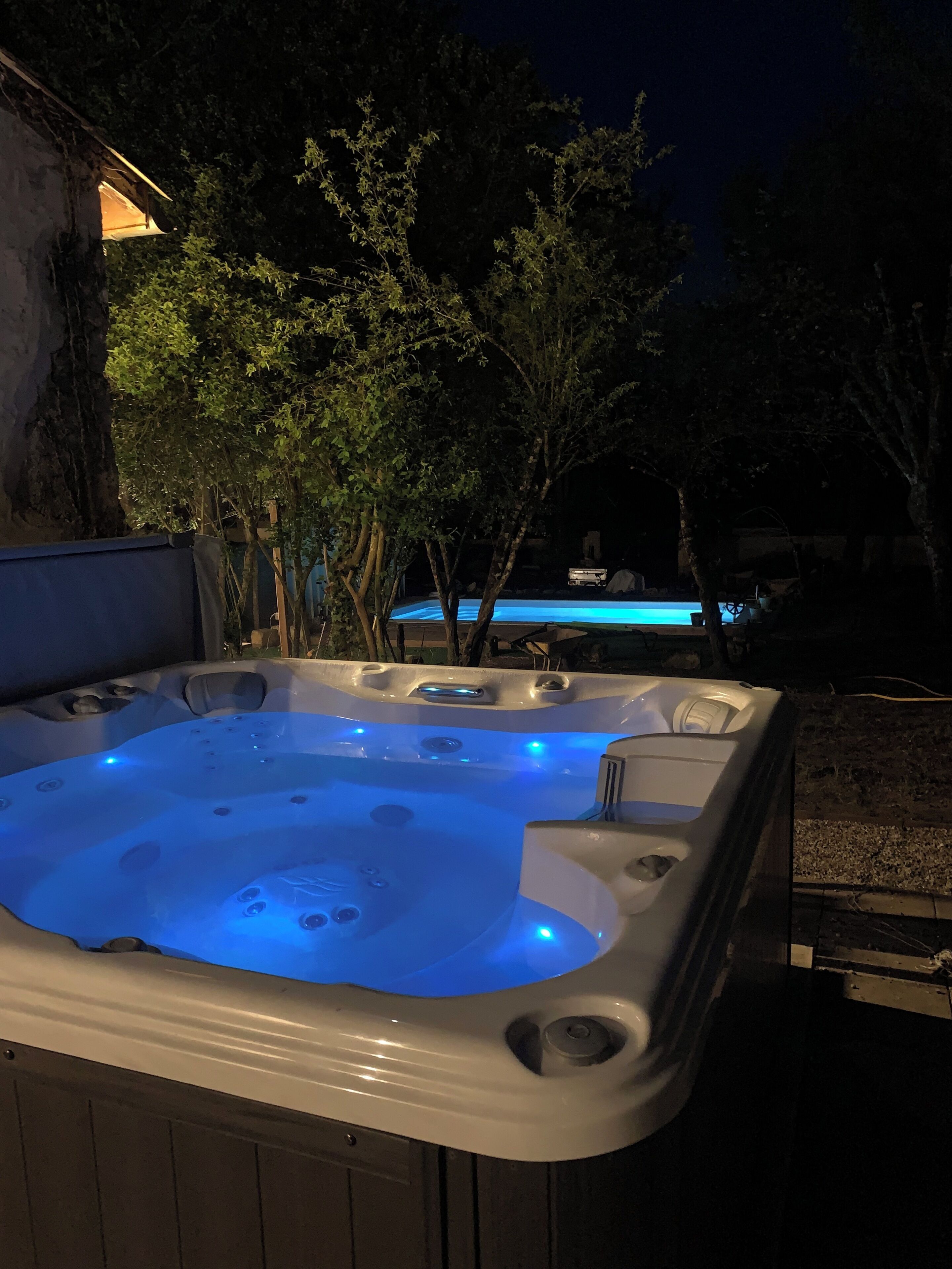 Bain à remous extérieur