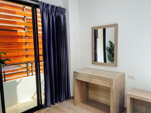 책상, 노트북 작업 공간, 무료 WiFi, 침대 시트