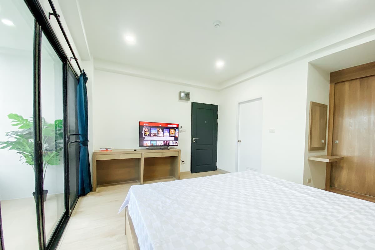 1 slaapkamer, een bureau, een laptopwerkplek, gratis wifi