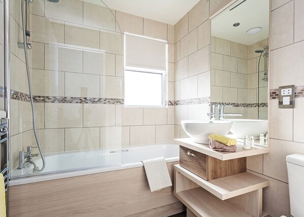 Bathrobes - 4 bedroom accommodation in Wootton Bridge, Nr Cowes (Wootton Bridge, Nr Cowes)