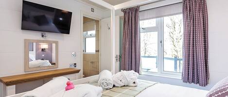 4 bedrooms, free Internet