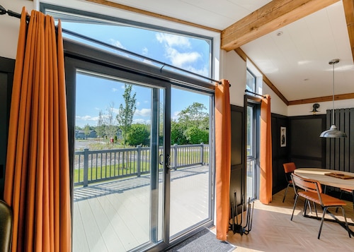 2 bedroom accommodation in Ashbourne