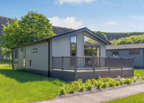 2 bedroom accommodation in Ashbourne