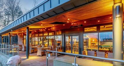 2 bedroom accommodation in Ashbourne