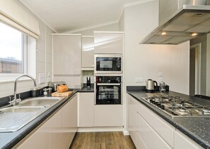 Fridge, oven, stovetop, toaster