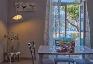 تناول الطعام