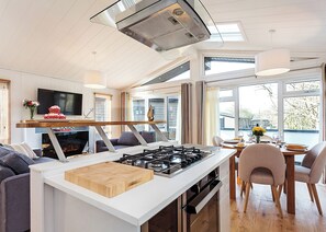 Fridge, oven, stovetop, dishwasher - 1 bedroom accommodation in Wootton Bridge, Nr Cowes (Wootton Bridge, Nr Cowes)