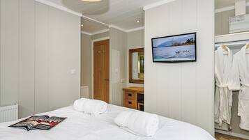 2 bedrooms, WiFi (free)