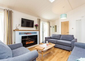 Living area - 1 bedroom accommodation in Wootton Bridge, Nr Cowes (Wootton Bridge, Nr Cowes)