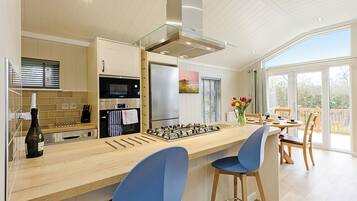 Fridge, oven, stovetop, toaster