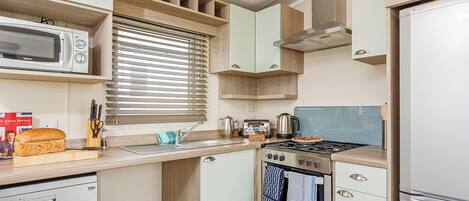 Fridge, oven, stovetop, toaster