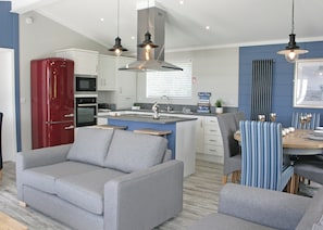 Unclassified image, 3 of 10, button - 3 bedroom accommodation in Sandymouth Bay, Bude (Sandymouth Bay, Bude)