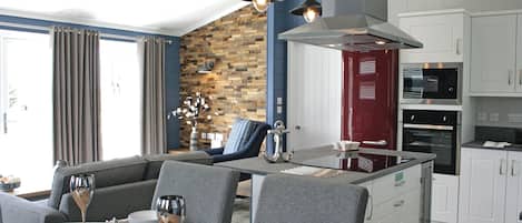 Fridge, oven, stovetop, toaster